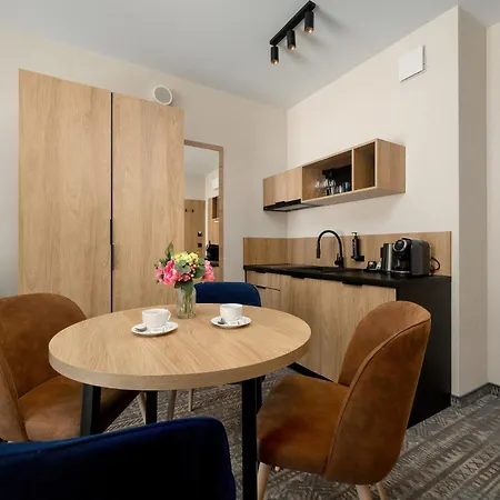 Stylowe Apartamenty Z Parkingiem Oraz Basenem I Silownia By Noclegi Renters